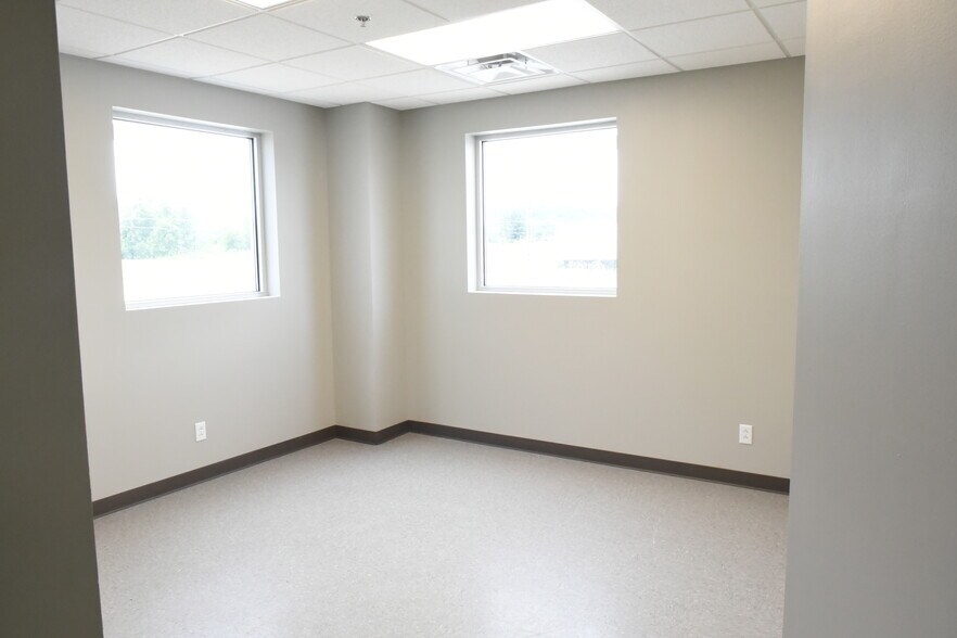 More Photos Of 265 Commerce Dr, South Point Industrial For Lease