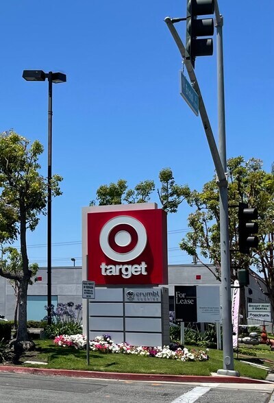 More Photos Of 3300-3398 S Bristol St, Santa Ana Unknown For Lease