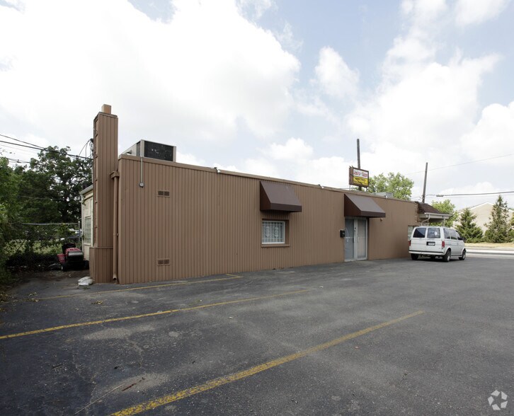 More Photos Of 31750 Harper Ave, Saint Clair Shores Freestanding For Lease