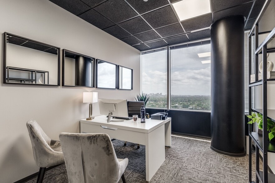 More Photos Of 24 Greenway Plz, Houston Office For Lease