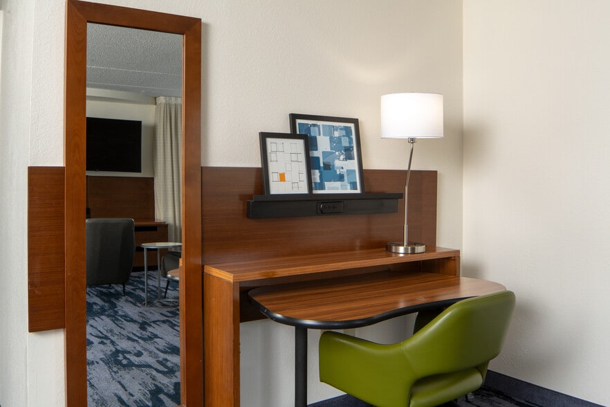 More Photos Of 2020 Sullivan Rd, Atlanta Hotel For Sale