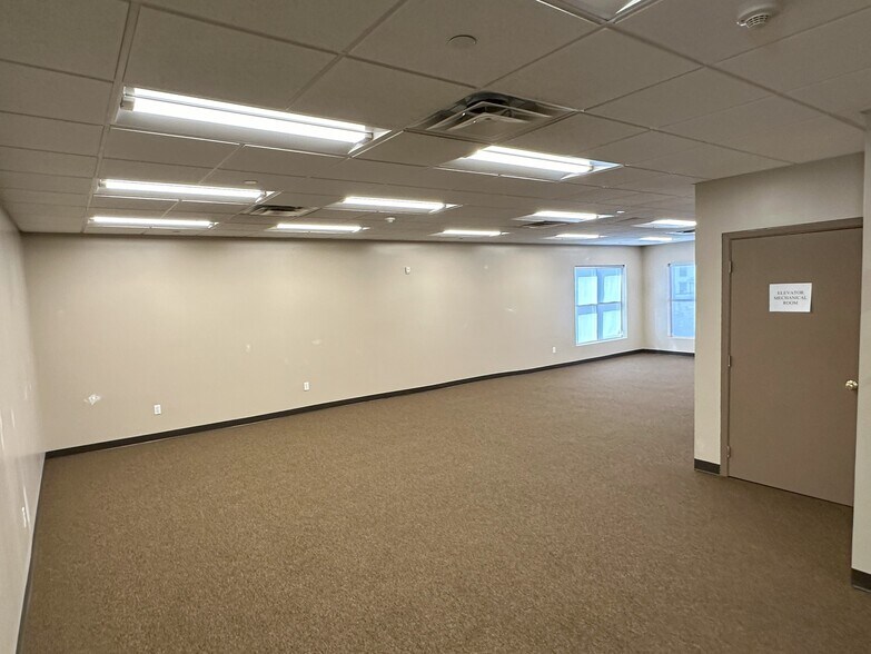 More Photos Of 600 Newman St, El Paso Medical For Sale