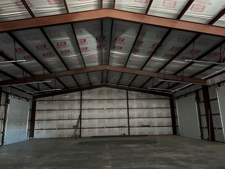 More Photos Of 2307 Stafford Blvd, Pecos Industrial For Lease