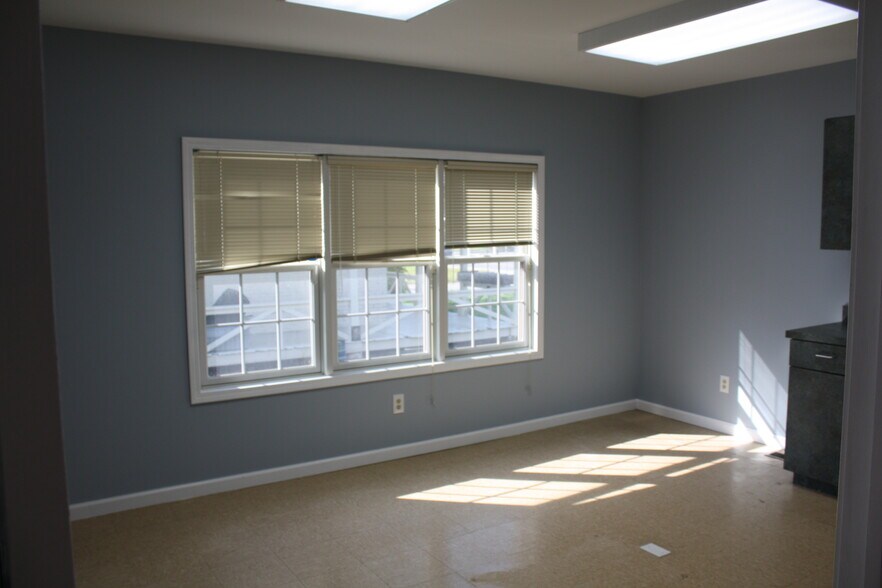 More Photos Of 80 E Main St, Port Jervis Flex For Sale