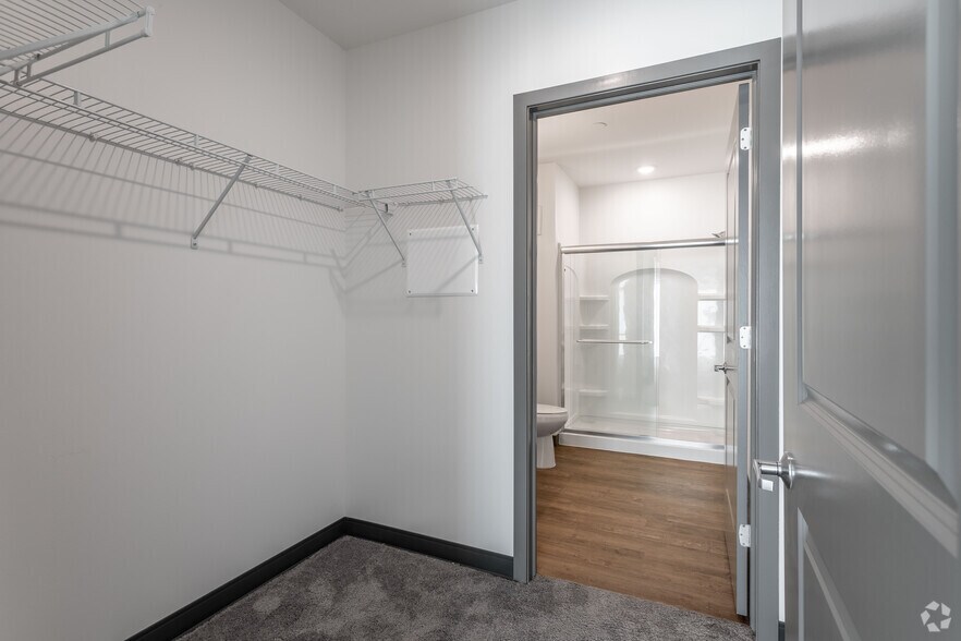 More Photos Of 366 E Broad St, Columbus Apartments For Lease