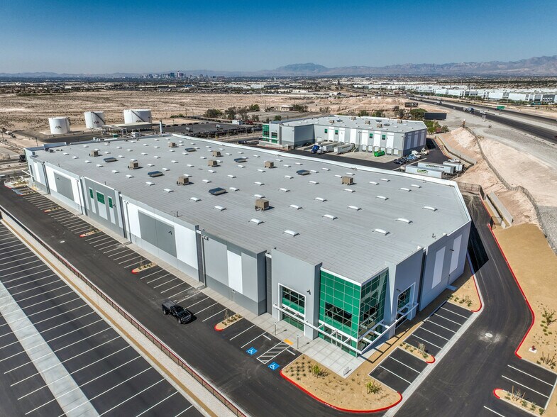 More Photos Of 5070 E El Campo Grande Ave, Las Vegas Unknown For Lease