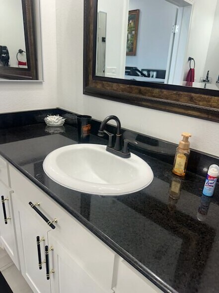More Photos Of 703 E Oates Rd, Garland Unknown For Lease
