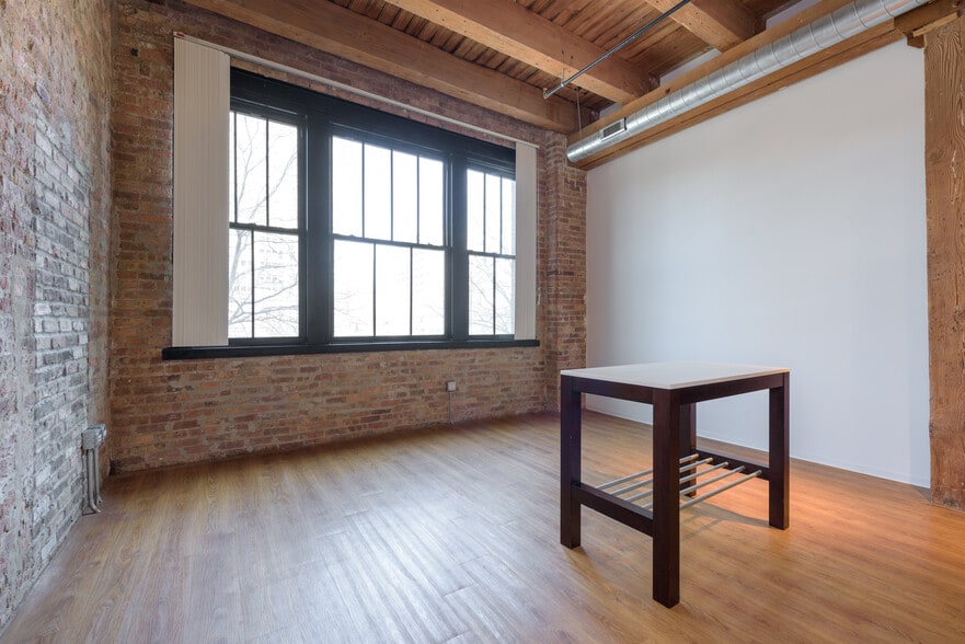 More Photos Of 2100-2114 S Indiana Ave, Chicago Apartments For Sale