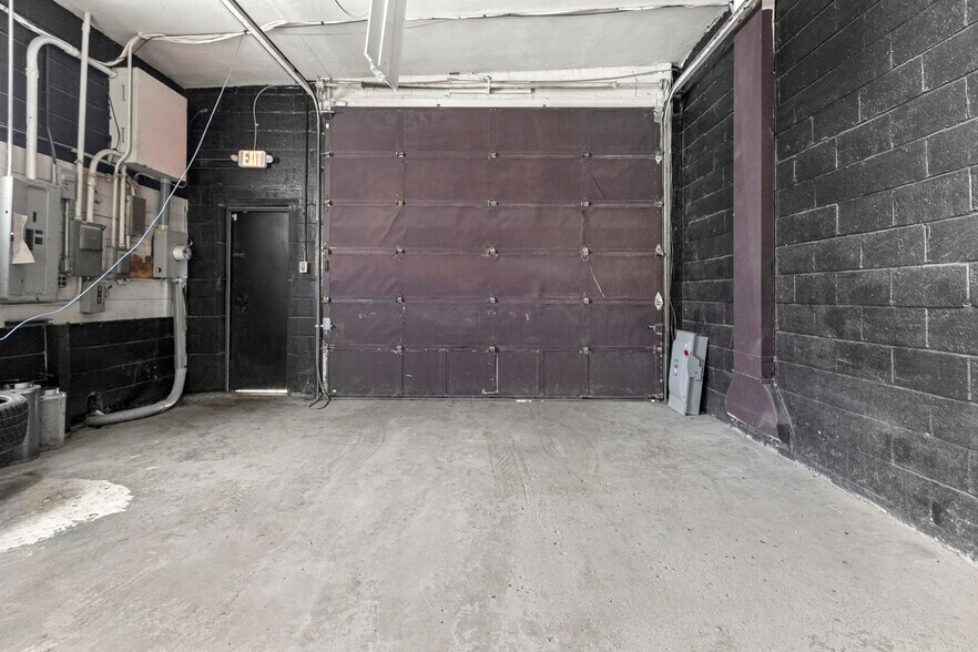 More Photos Of 5420 Oakman Blvd, Dearborn Warehouse For Sale