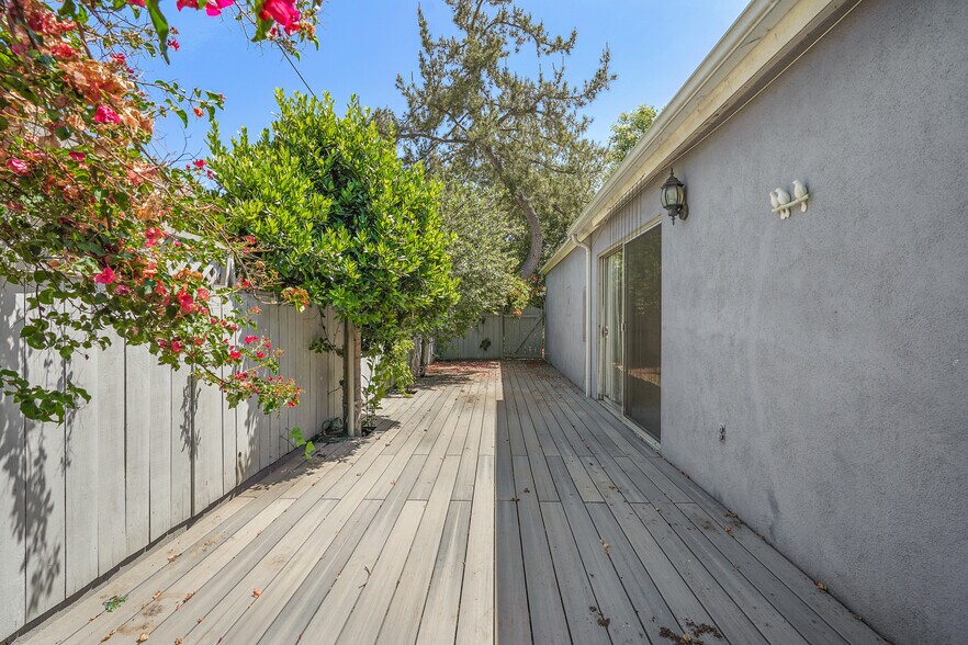 More Photos Of 463 Mariposa Ave, Sierra Madre Apartments For Sale