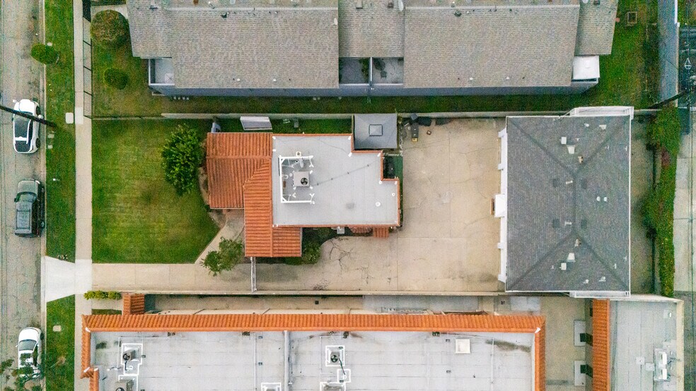 More Photos Of 811 E Nutwood St, Inglewood Apartments For Sale