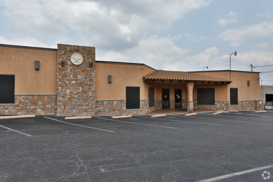 More Photos Of 1117-1123 Patricia Dr, San Antonio Office For Sale
