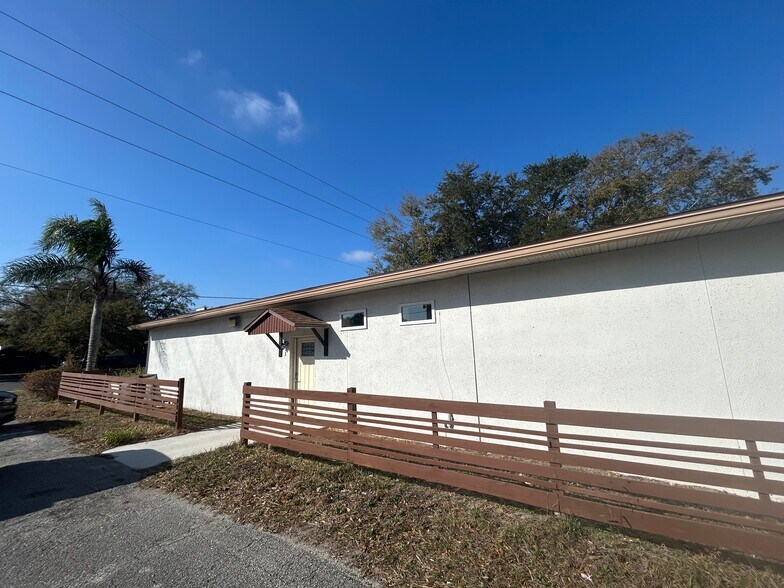 More Photos Of 13957 Mt Pleasant Rd, Jacksonville Office For Sale