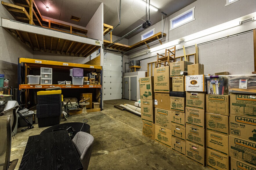 More Photos Of 1613 Chase St, La Crosse Showroom For Sale