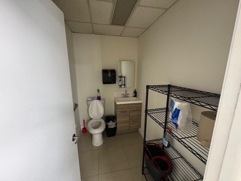 More Photos Of 6535-6545 NW 84th Ave, Miami Warehouse For Sale