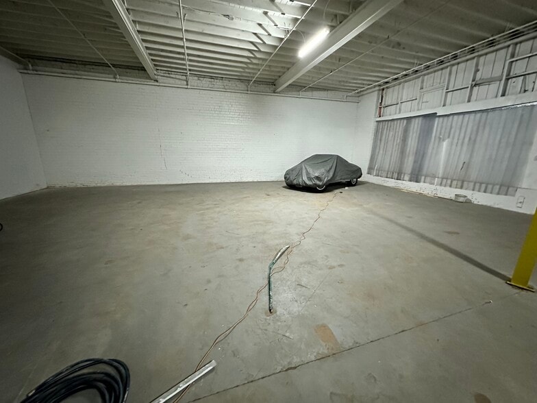 More Photos Of 1007 Lexington Ave, Salisbury Manufacturing For Sale