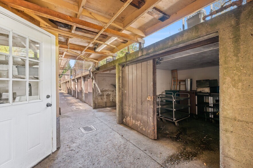 More Photos Of 3731 Main st, Occidental Restaurant For Sale