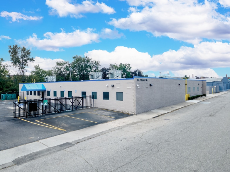 Primary Photo Of 64 Victor St, Highland Park Medical For Sale