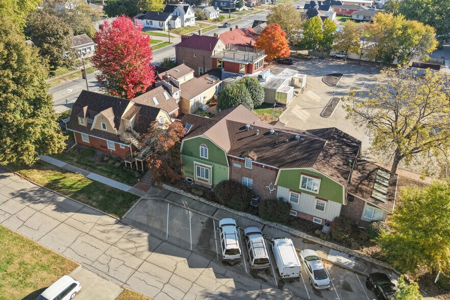 More Photos Of 1111 Washington St, Pella Hospitality For Sale