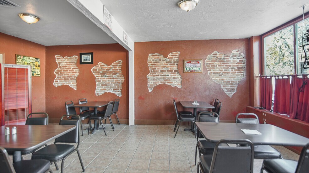 More Photos Of 153 W Walnut St, Genesee Restaurant For Sale