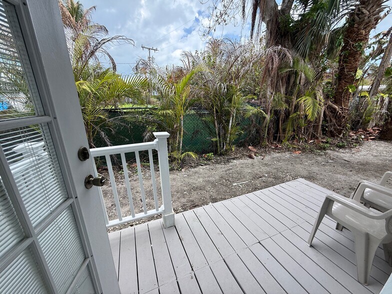More Photos Of 2502 Tamarind Dr, Hutchinson Island Hotel For Sale