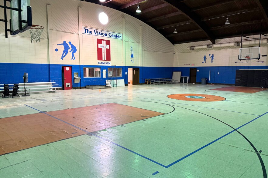 More Photos Of 2701 Main st, Little Rock Sports And Entertainment For Sale