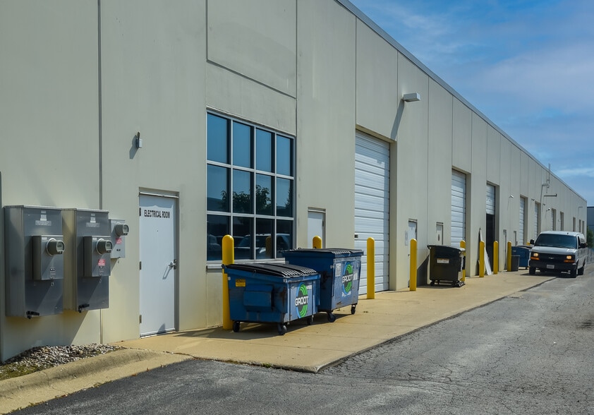 More Photos Of 2368 Corporate Ln, Naperville Industrial For Lease