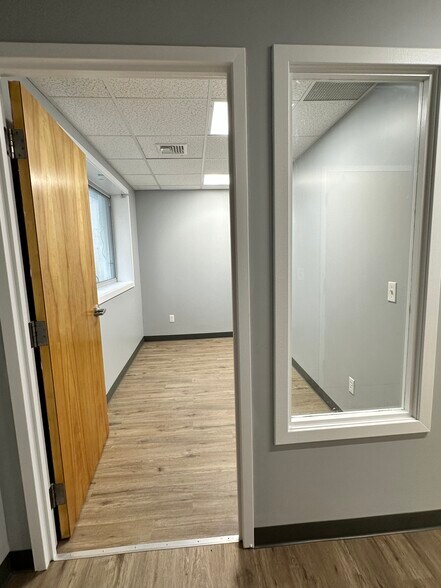 More Photos Of 53 Hancock St, Stratford Manufacturing For Lease