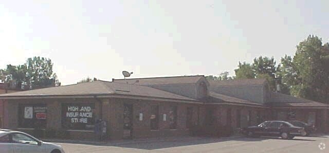 More Photos Of 2001-2009 45th Ave, Griffith Office For Sale