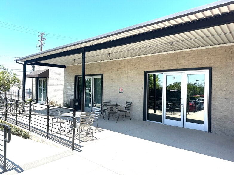 More Photos Of 1621 1st St, San Fernando Flex For Lease
