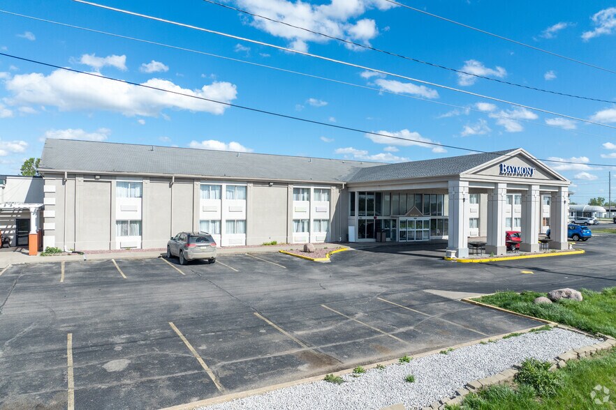 More Photos Of 4685 NE 14th St, Des Moines Hotel For Sale