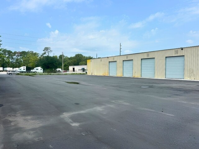 More Photos Of 5921 W Beaver St, Jacksonville Warehouse For Lease
