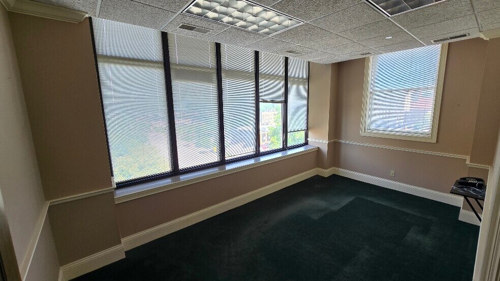 More Photos Of 1108 3rd Ave, Huntington Office For Lease