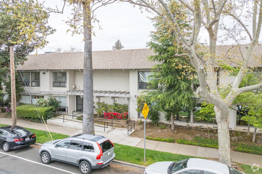 More Photos Of 2650 21st St, Sacramento Medical For Lease