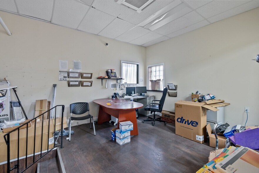 More Photos Of 2814-2818 E Allegheny Ave, Philadelphia Storefront Retail Office For Lease