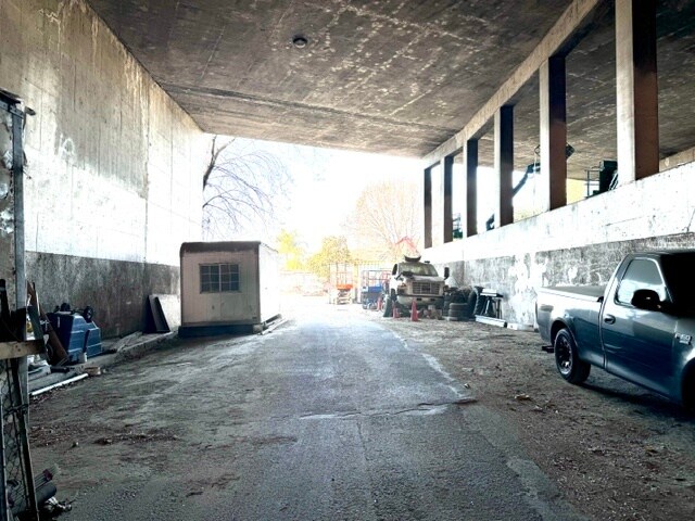 More Photos Of 3001 Delay Dr, Los Angeles Land For Lease