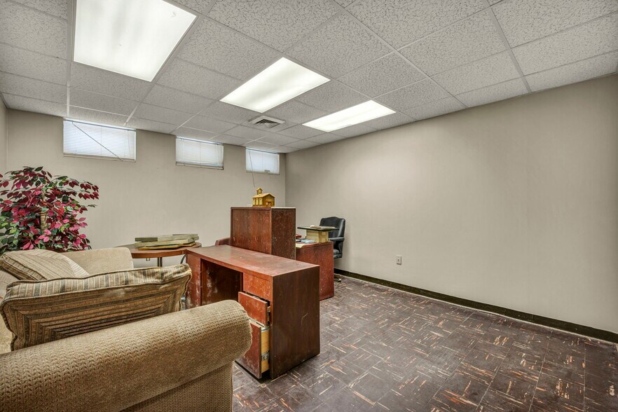 More Photos Of 15715 Libby Rd, Maple Heights General Retail For Sale
