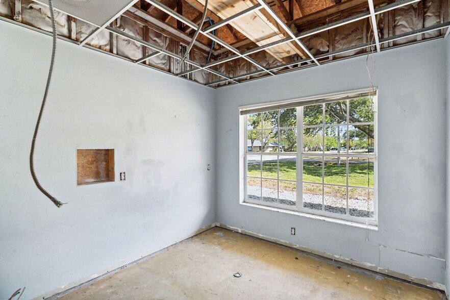 More Photos Of 40 Barkley Cir, Fort Myers Medical For Lease