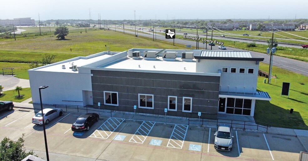 More Photos Of 7236 Medical Center Dr, Texas City Medical For Lease
