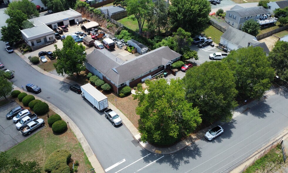 More Photos Of 1020 Linden Ave, Charlottesville Industrial For Sale