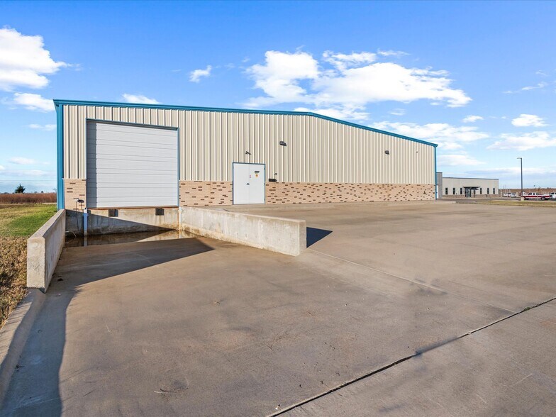 More Photos Of 7380 International Ct, Bartlesville Warehouse For Sale