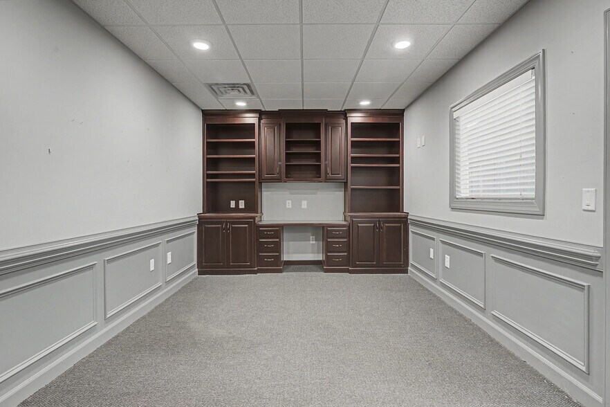 More Photos Of 127 Hay St, Fayetteville Storefront For Sale