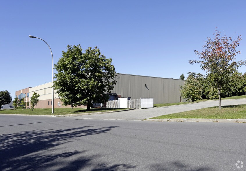 More Photos Of 1315 Rue Gay-Lussac, Boucherville Warehouse For Lease