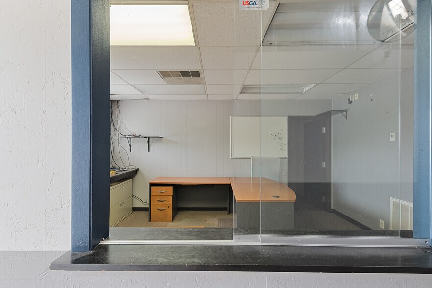 More Photos Of 1138 State St, Green Bay Warehouse For Sale