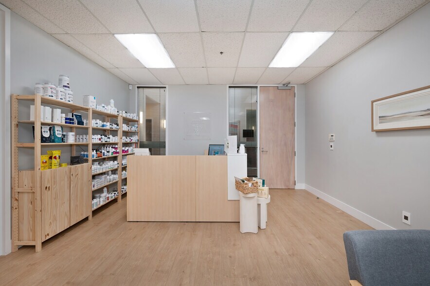 More Photos Of 8700 Auburn Folsom Rd, Granite Bay Office For Lease