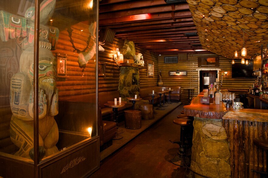 More Photos Of 10939 Venice Blvd, Los Angeles Bar For Sale