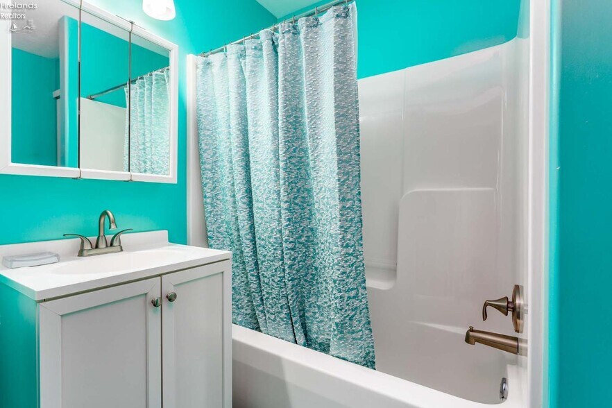 More Photos Of 5414 Homegardner Rd, Castalia Apartments For Sale