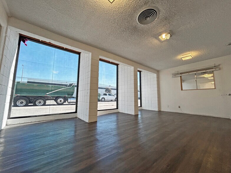 More Photos Of 8511 Lankershim Blvd, Sun Valley Warehouse For Lease