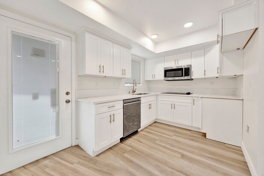 More Photos Of 103 N Catalina Ave, Pasadena Apartments For Sale