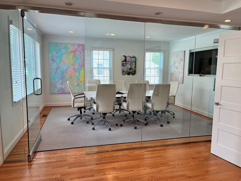 More Photos Of 305 W Pennsylvania Ave, Towson Office For Sale